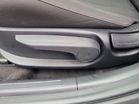 Used 2025 Hyundai Elantra Sport FWD image 16