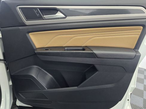 Used 2020 Volkswagen Atlas Cross Sport SEL image 25