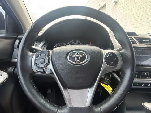Used 2014 Toyota Camry SE FWD image 19