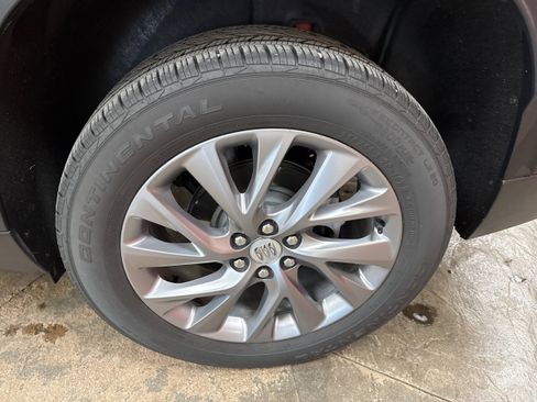 Used 2025 Buick Enclave Preferred image 16