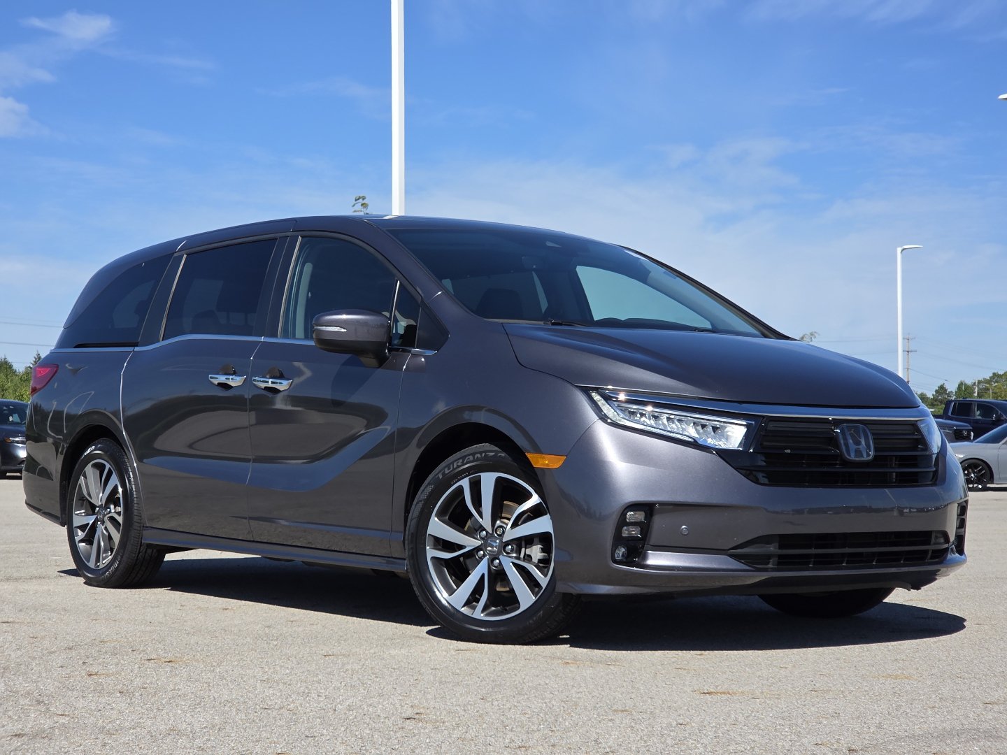 Used 2024 Honda Odyssey Touring image 2