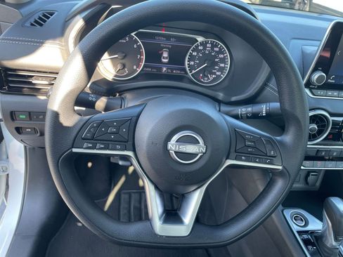 Used 2025 Nissan Sentra SV image 27