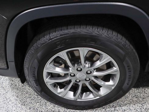 Used 2020 Jeep Cherokee Latitude Lux w/ Quick Order Package 26H Lux image 11