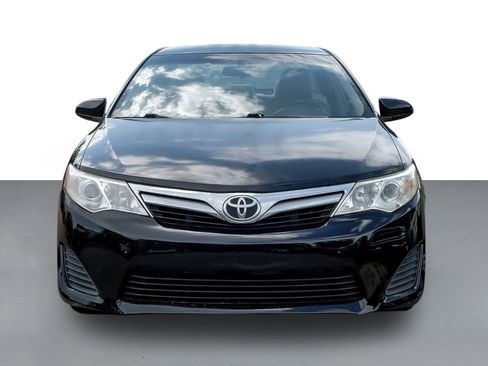 Used 2012 Toyota Camry LE image 3