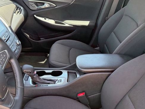 Used 2025 Chevrolet Malibu RS FWD image 11