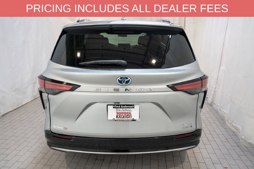 Used 2021 Toyota Sienna Limited FWD image 4