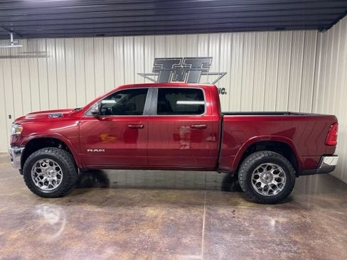 Used 2025 RAM 1500 Laramie AWD/4WD image 3