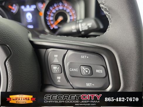 New 2025 Jeep Gladiator Sport image 17