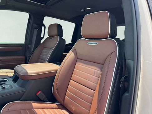 New 2026 GMC Sierra 1500 Denali Ultimate AWD/4WD image 9