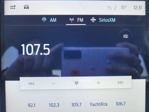 Used 2024 Ford Edge SEL image 25