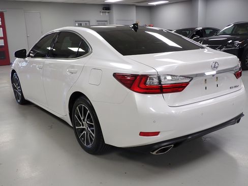 Used 2017 Lexus ES 350 image 3