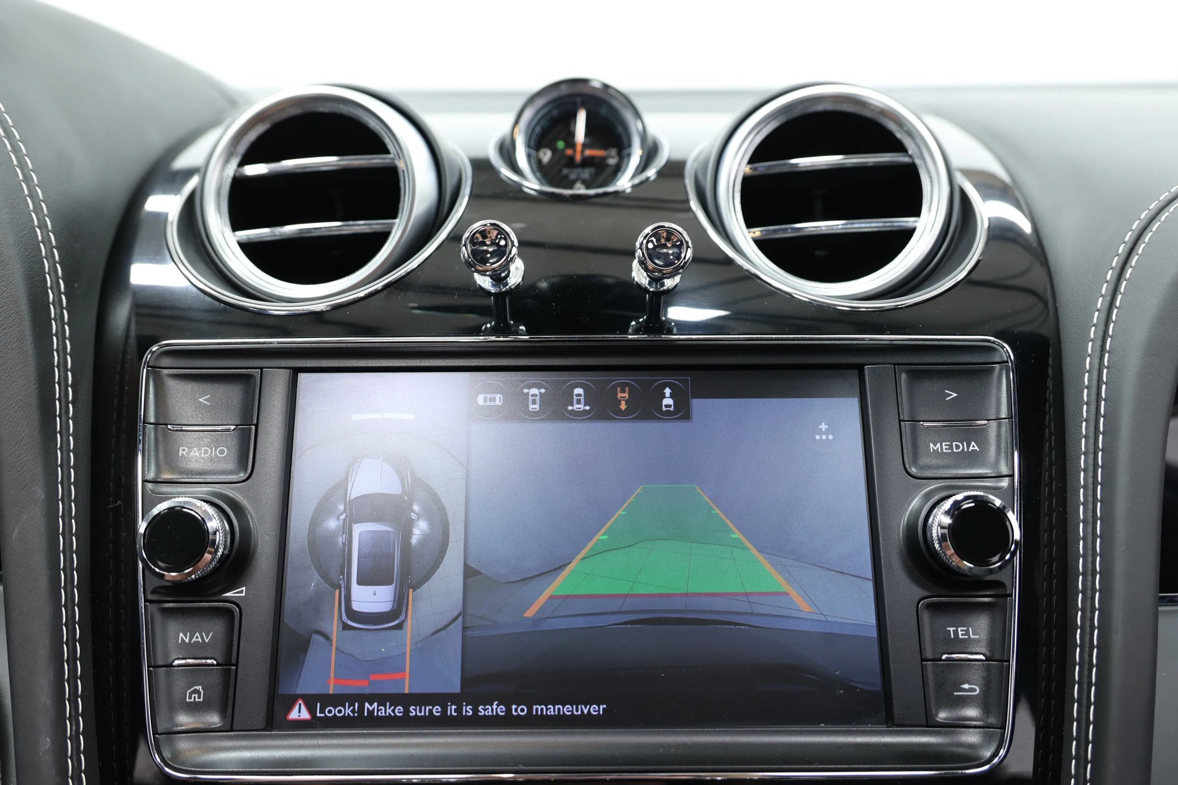 Used 2018 Bentley Bentayga Onyx Edition AWD/4WD image 36