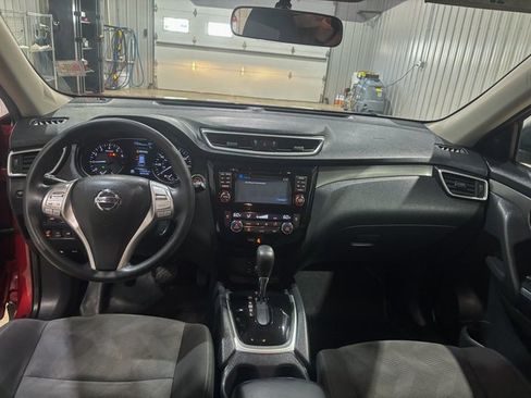 Used 2016 Nissan Rogue SV image 22