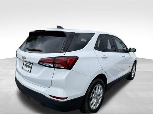 Used 2024 Chevrolet Equinox LS w/ LS Convenience Package FWD image 13