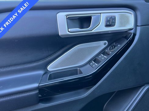 Used 2022 Ford Explorer Platinum w/ Equipment Group 601A image 11