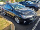 Used 2019 Hyundai Elantra SE image 2