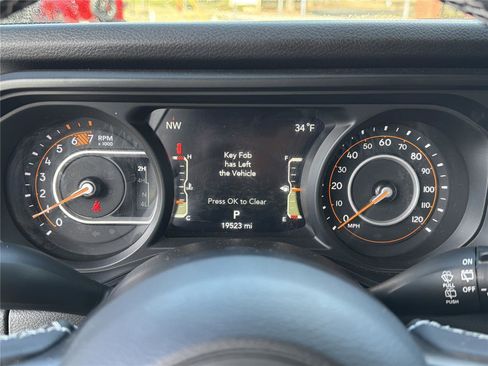 Used 2025 Jeep Wrangler Willys image 28