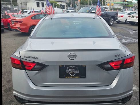 Used 2024 Nissan Altima 2.5 SV image 6