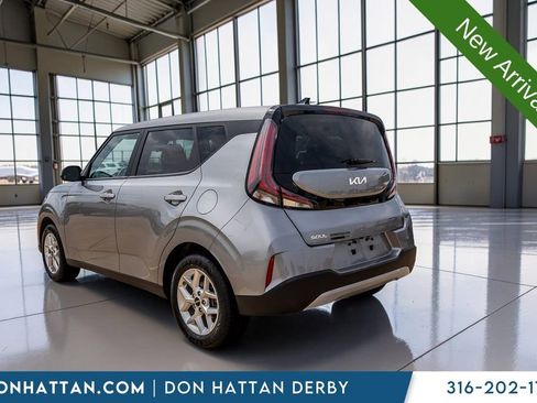 Used 2023 Kia Soul LX w/ LX Technology Package FWD image 32