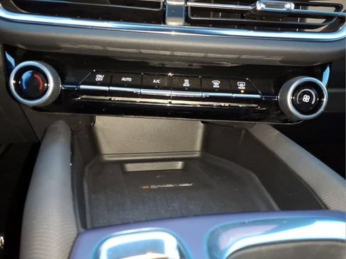 Used 2025 Chevrolet Equinox EV LT w/ Convenience Package FWD image 20