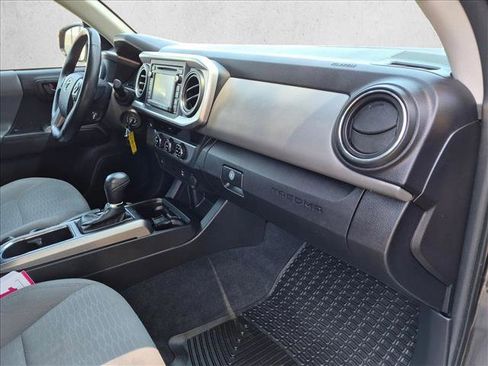 Used 2016 Toyota Tacoma SR5 w/ SR5 Appearance Package (SN) RWD image 20