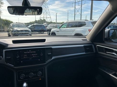 Used 2023 Volkswagen Atlas SE w/ Black Wheel Package image 10