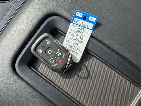 Used 2019 GMC Yukon XL SLT image 12