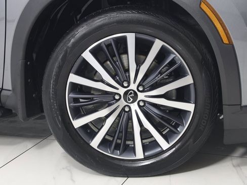 Used 2022 INFINITI QX60 Sensory w/ Cargo Package image 17