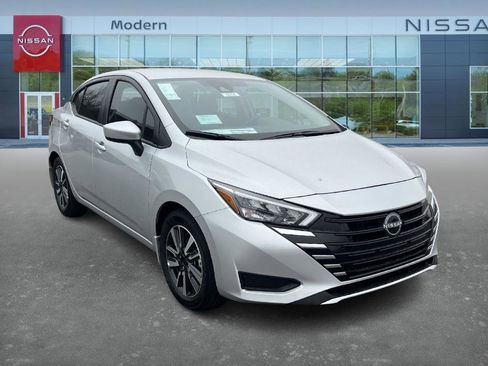 New 2025 Nissan Versa SV image 3