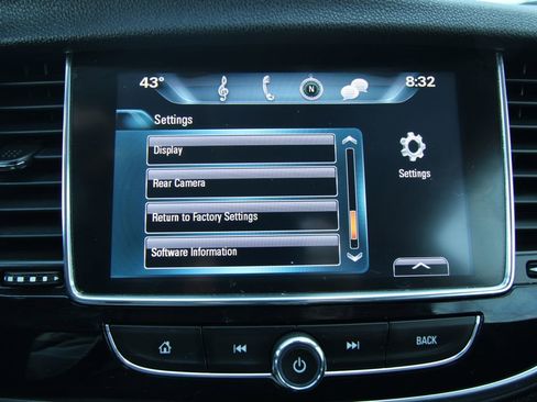 Used 2018 Buick Encore Preferred image 31