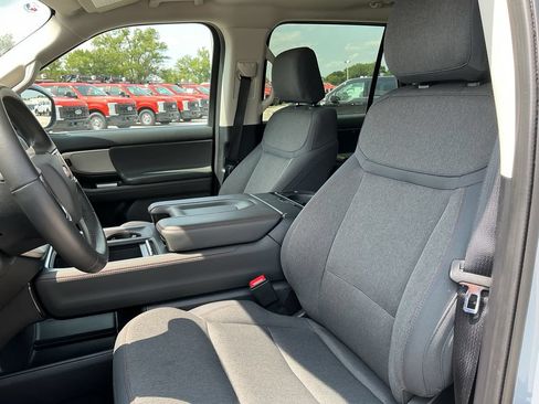 Used 2025 Ford Expedition Active RWD image 29