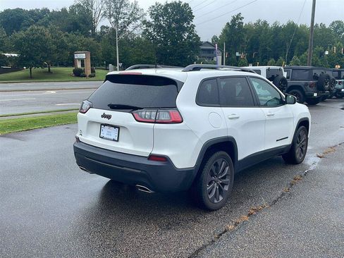 Used 2021 Jeep Cherokee Latitude Lux 80th Anniv w/ Quick Order Package 26U 80TH FWD image 3