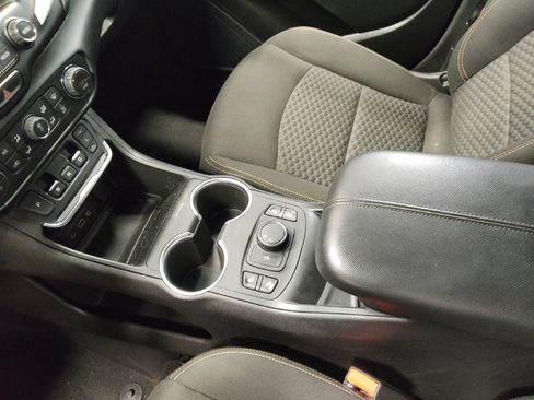 Used 2018 GMC Terrain SLE w/ Driver Convenience Package FWD image 26