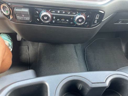 Used 2026 GMC Sierra 1500 SLT AWD/4WD image 25
