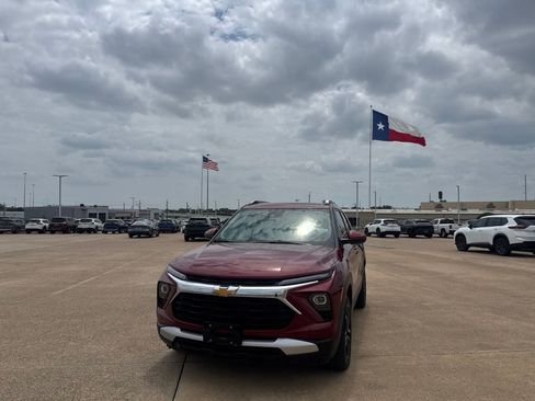 Used 2025 Chevrolet TrailBlazer LT w/ Driver Confidence Package FWD image 6
