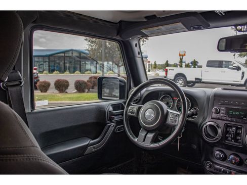 Used 2018 Jeep Wrangler Unlimited Sport S AWD/4WD image 21