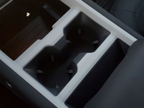 Used 2026 Land Rover Defender 110 X-Dynamic SE image 30