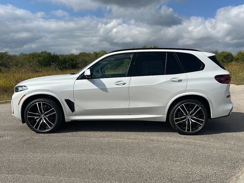 New 2026 BMW X5 sDrive40i w/ M Sport Package image 5