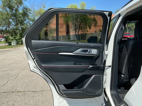 Used 2025 Ford Explorer ST AWD/4WD image 22