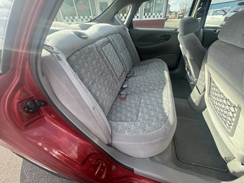 Used 1996 Ford Taurus GL image 40