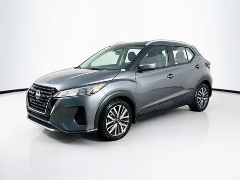 Used 2023 Nissan Kicks SV FWD image 3