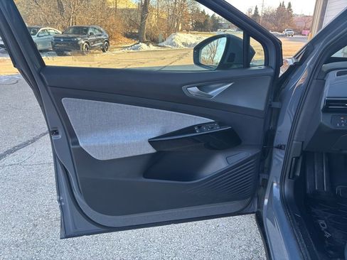 Certified 2023 Volkswagen ID.4 Pro image 10