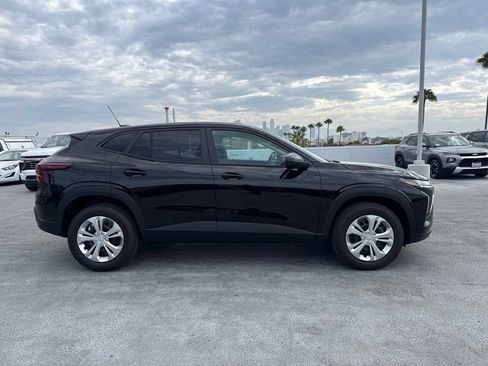 Used 2026 Chevrolet Trax LS w/ Driver Confidence Package FWD image 4