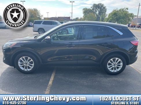 Used 2020 Ford Escape SE image 3