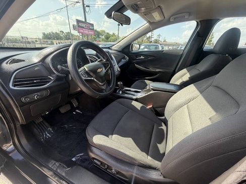 Used 2017 Chevrolet Malibu LT FWD image 6