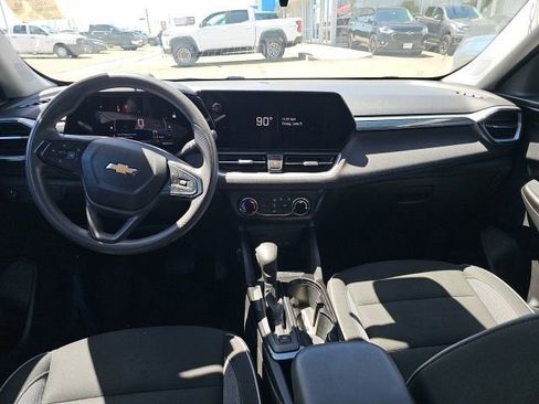 Used 2024 Chevrolet TrailBlazer LS FWD image 9