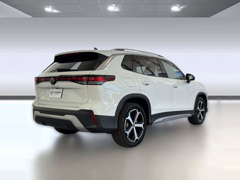 New 2026 Volkswagen Tiguan SE FWD image 9