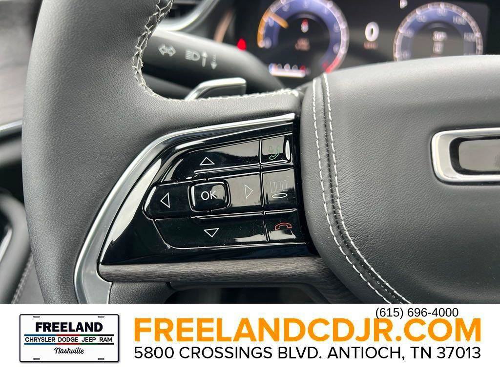 Used 2024 Jeep Grand Cherokee Overland w/ Luxury Tech Group IV AWD/4WD image 10