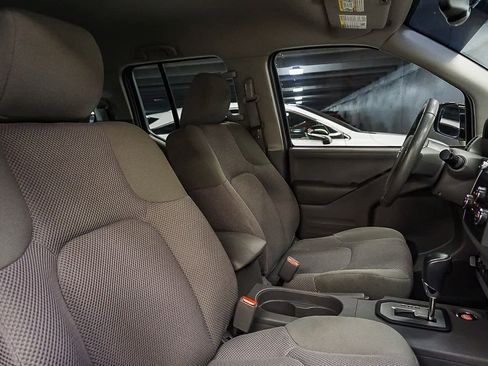 Used 2020 Nissan Frontier SV w/ Midnight Edition Floor Mats image 17