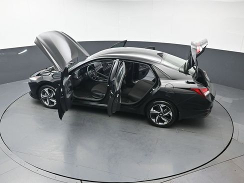Used 2023 Hyundai Elantra SEL w/ Convenience Package FWD image 42